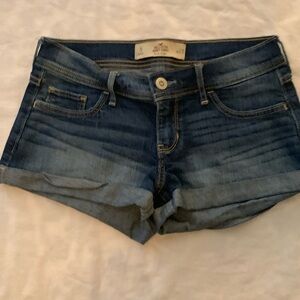 Hollister Low Rise Jean Shorts Size 5/27